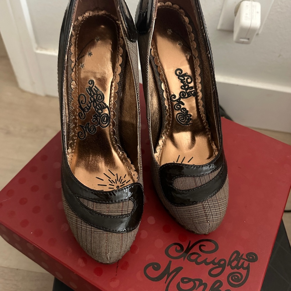 Naughty Monkey Black and Brown Women's Shoes “uptown girl” new in box